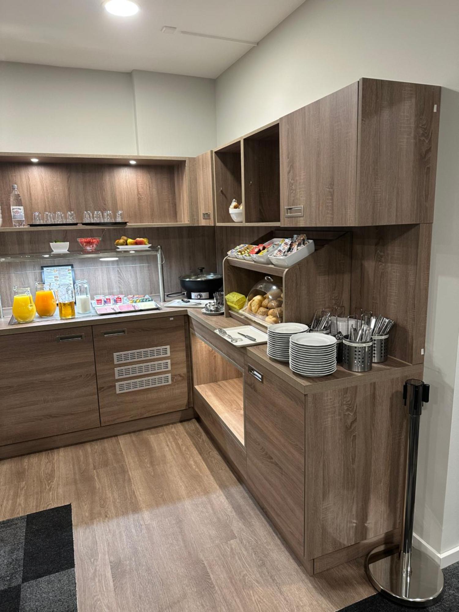 Hotel Am Vogelsanger Weg 3*