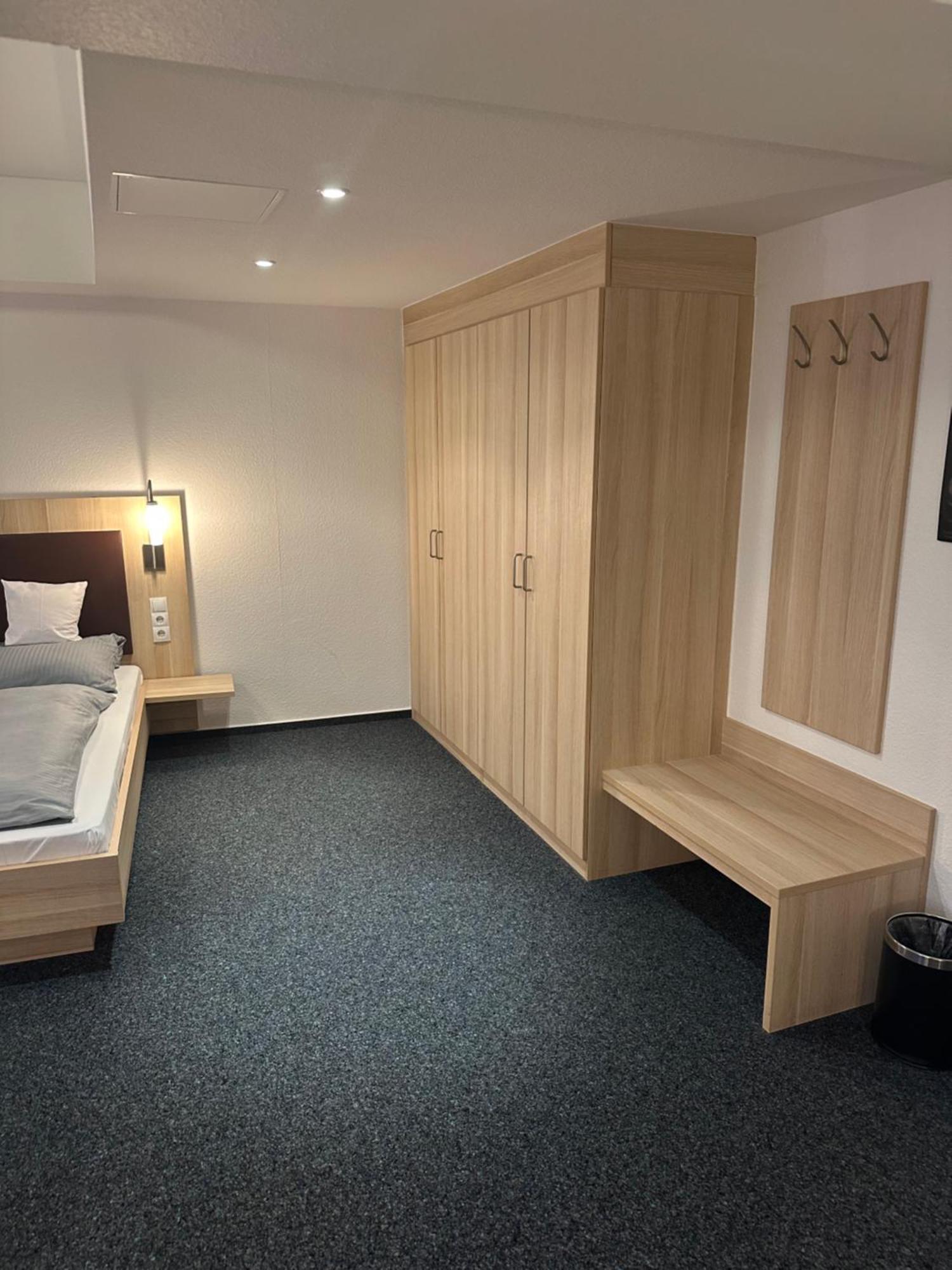 Hotel Am Vogelsanger Weg 3*