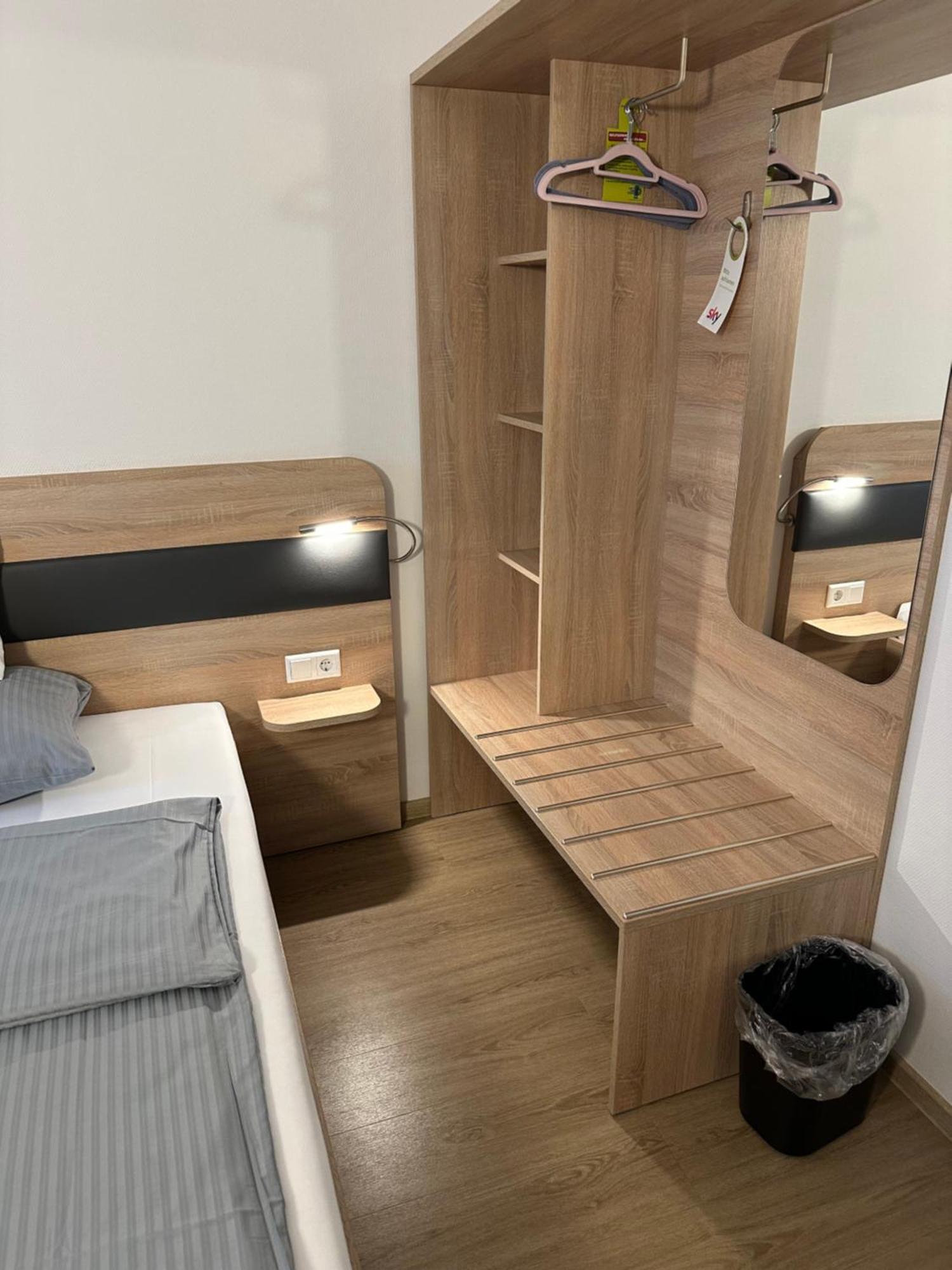 Hotel Am Vogelsanger Weg 3*