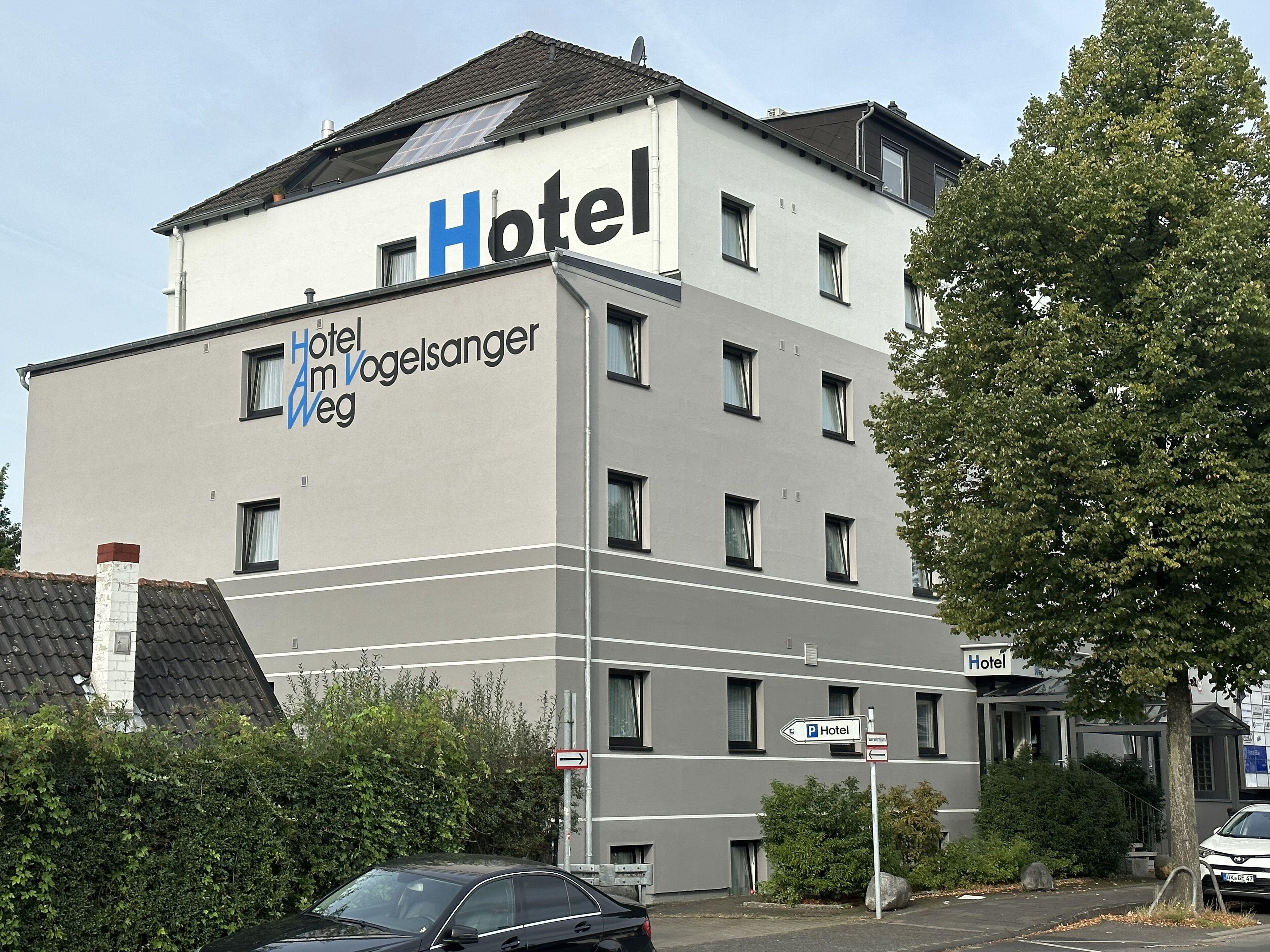 Am Vogelsanger Weg 3* Dusseldorf