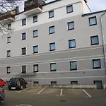 Am Vogelsanger Weg Hotel