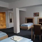 Am Vogelsanger Weg 3* Dusseldorf