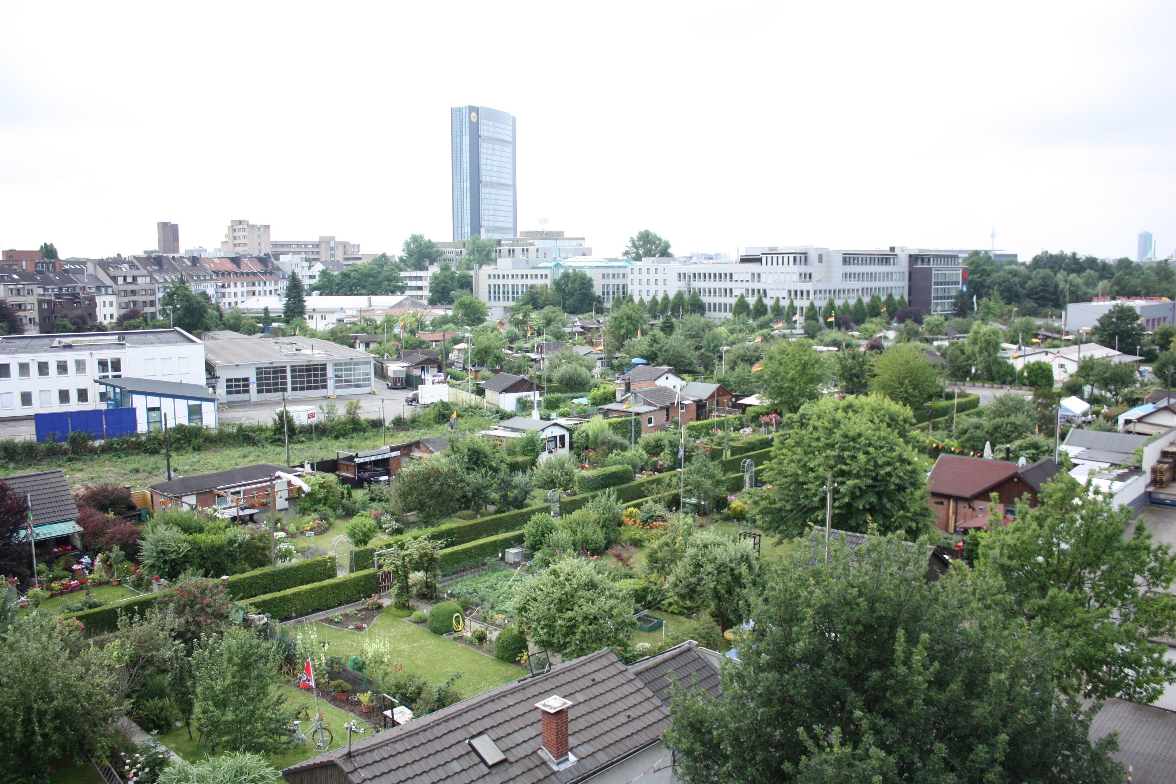 Am Vogelsanger Weg 3* Dusseldorf