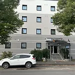 Am Vogelsanger Weg Hotel