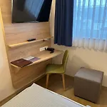 Am Vogelsanger Weg Hotel 3*