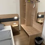 Hotel Am Vogelsanger Weg 3*