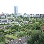 Am Vogelsanger Weg 3* Dusseldorf