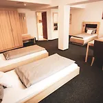 Hotel Am Vogelsanger Weg